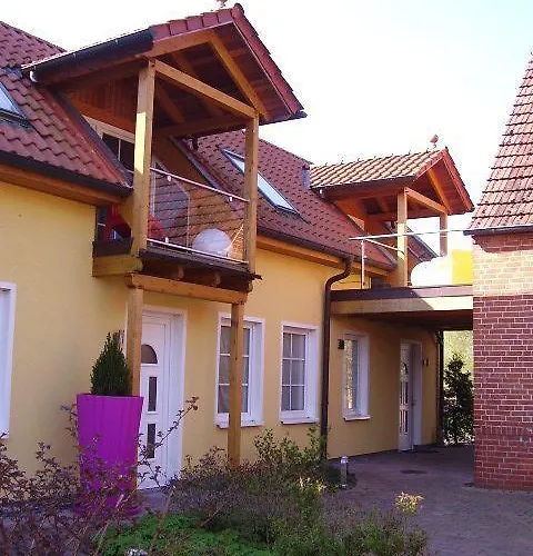 安姆埃尔伯拉德维格公寓 *